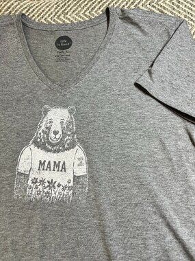 Life is Good Mama Bear Crusher Tee Women's XXL Gray V-Neck Short Sleeve T-Shirt